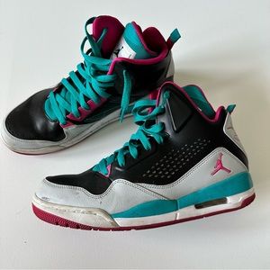 Nike Air Jordan Mens SC-3 Size 9.5. Model 629877-029 Vivid Pink / Turbo Green